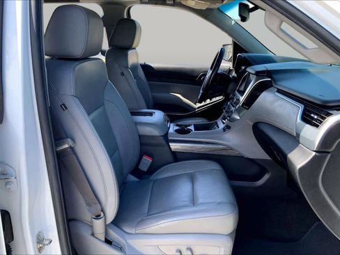 Used 2017 Chevrolet Tahoe LT w/ LT Signature Package RWD image 9
