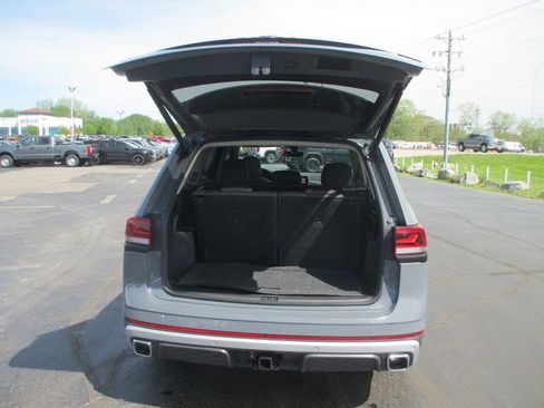 Used 2025 Volkswagen Atlas Peak Edition SE image 6