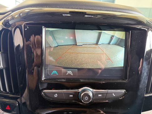Used 2019 Chevrolet Traverse LS FWD image 18