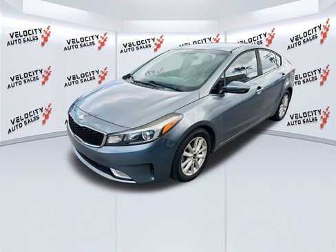 Used 2017 Kia Forte S w/ S Technology Package image 7