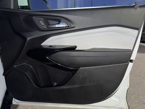 Used 2024 Chevrolet Trax LT image 29