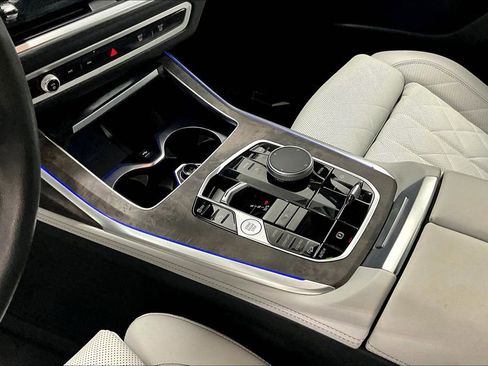 Certified 2023 BMW X7 xDrive40i image 17
