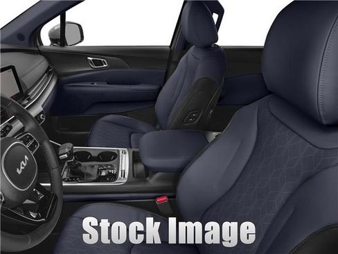 New 2026 Kia Carnival EX FWD image 40
