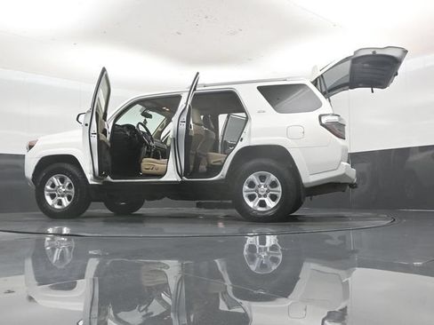 Used 2018 Toyota 4Runner SR5 Premium AWD/4WD image 62
