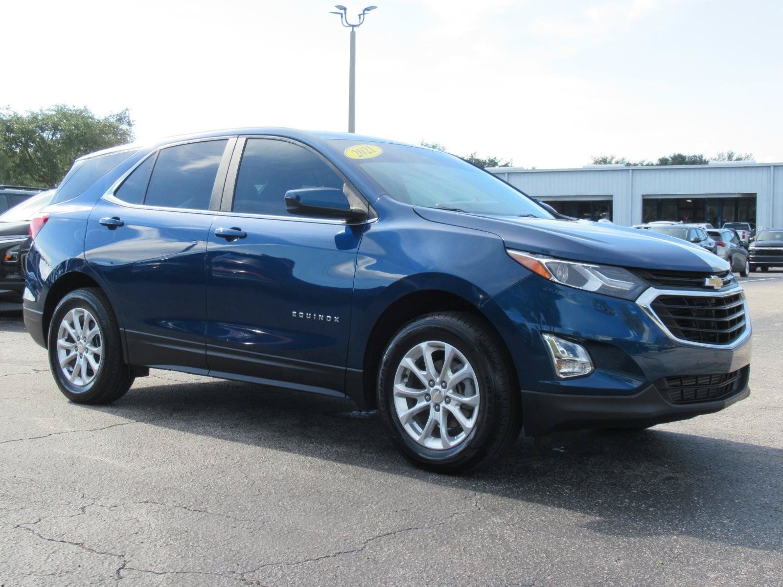 Used 2021 Chevrolet Equinox LT AWD/4WD image 4