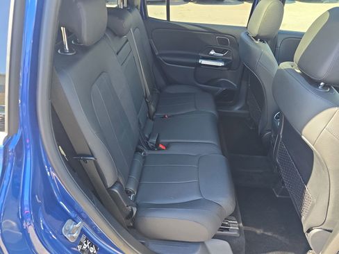 Used 2024 Mercedes-Benz GLB 250 4MATIC image 11