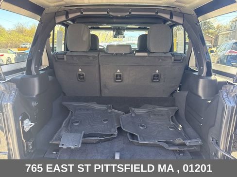 Used 2024 Jeep Wrangler Unlimited AWD/4WD image 15