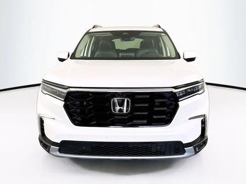 Used 2023 Honda Pilot Elite image 2