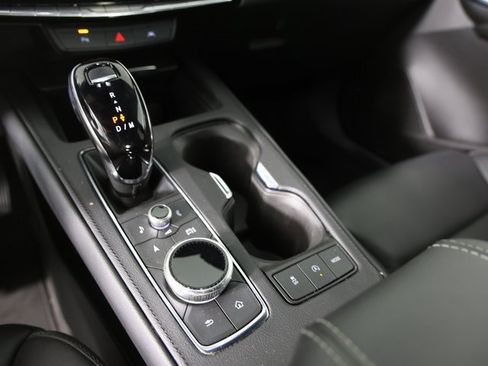 Used 2025 Cadillac XT4 Premium Luxury image 20