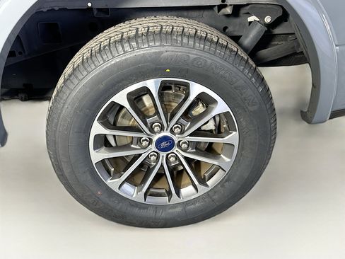 Used 2019 Ford F150 XLT w/ Equipment Group 302A Luxury image 11