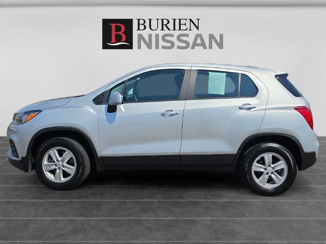 Used 2017 Chevrolet Trax LS AWD/4WD image 2