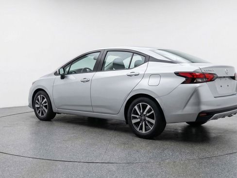 Used 2025 Nissan Versa SV image 6