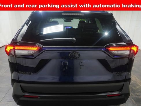 Used 2023 Toyota RAV4 XLE Premium image 5