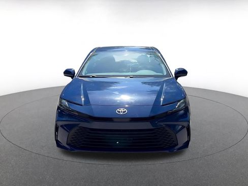Used 2025 Toyota Camry LE FWD image 8