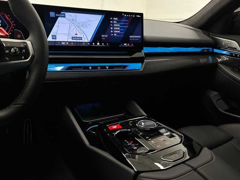 Used 2025 BMW M5 w/ Carbon Package image 28