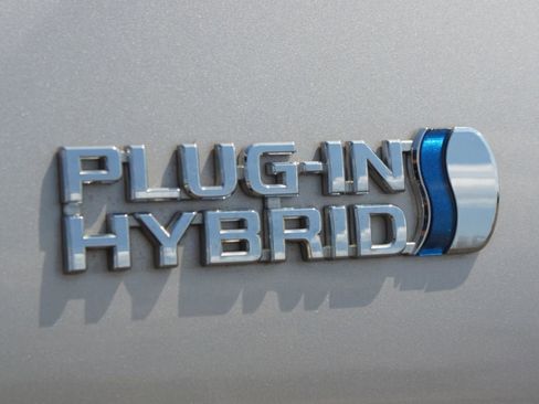 Used 2021 Toyota Prius Prime XLE image 19