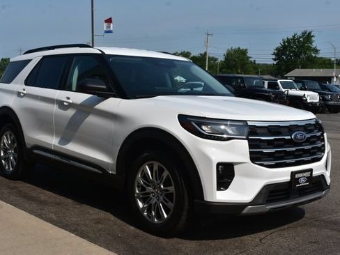 Used 2025 Ford Explorer Active w/ Active Comfort Package AWD/4WD image 12