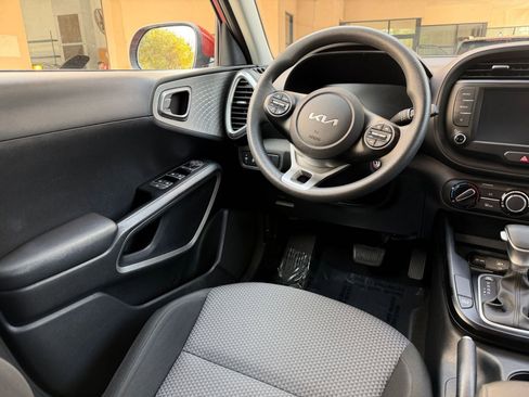 Used 2025 Kia Soul LX w/ LX Technology Package image 29