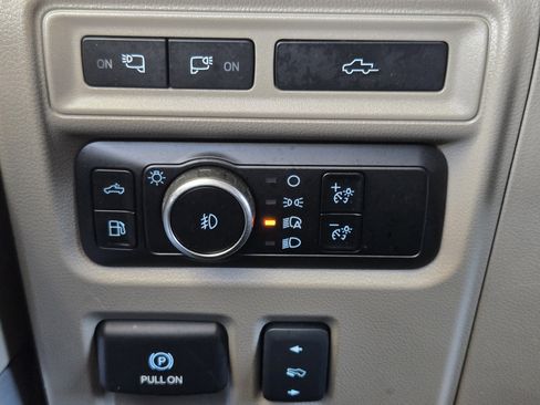 Used 2024 Ford F150 Platinum w/ Equipment Group 703A Plus AWD/4WD image 17