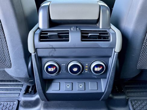 Used 2025 Land Rover Defender 110 X-Dynamic SE AWD/4WD image 57