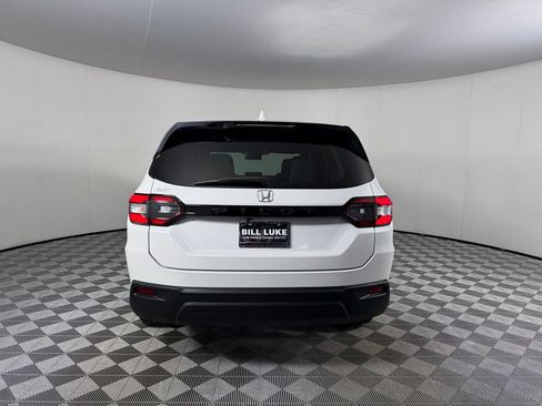 Used 2024 Honda Pilot LX image 8
