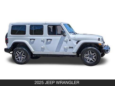 Used 2025 Jeep Wrangler Unlimited Sahara AWD/4WD image 6
