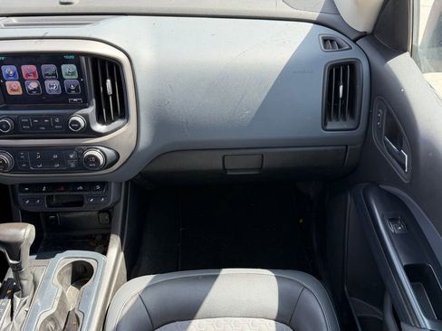Used 2017 Chevrolet Colorado Z71 AWD/4WD image 9