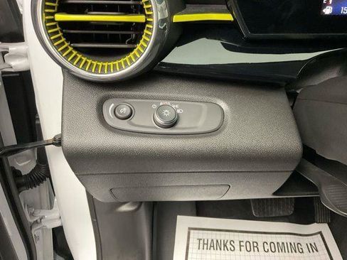 Used 2025 Chevrolet Trax ACTIV FWD image 15