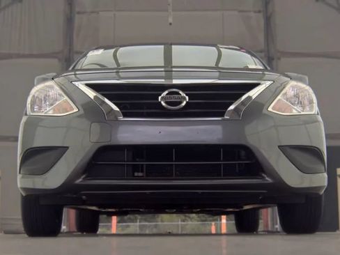 Used 2019 Nissan Versa S FWD image 12