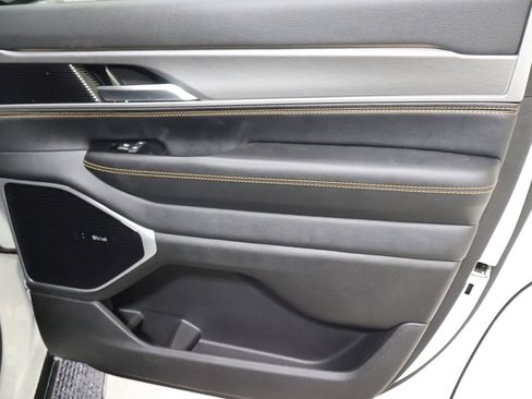 New 2026 Jeep Grand Wagoneer 4WD image 18