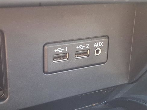 Used 2019 Nissan Titan SL w/ Midnight Edition image 19