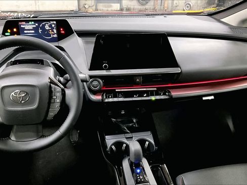 New 2026 Toyota Prius Plug-In Hybrid FWD image 6