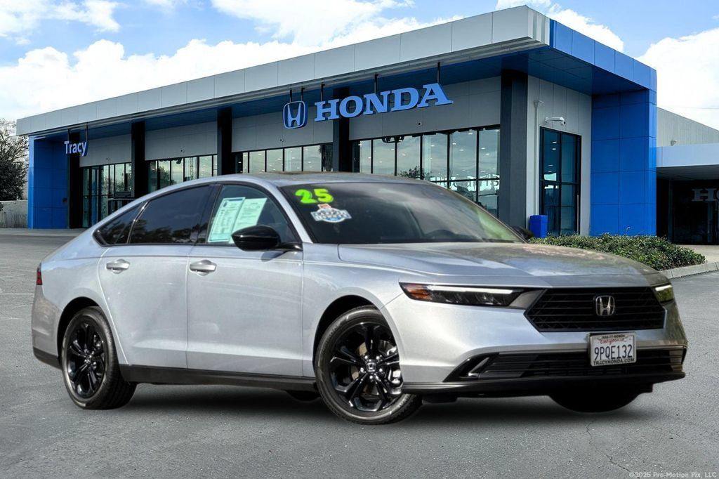 Used 2025 Honda Accord SE image 2