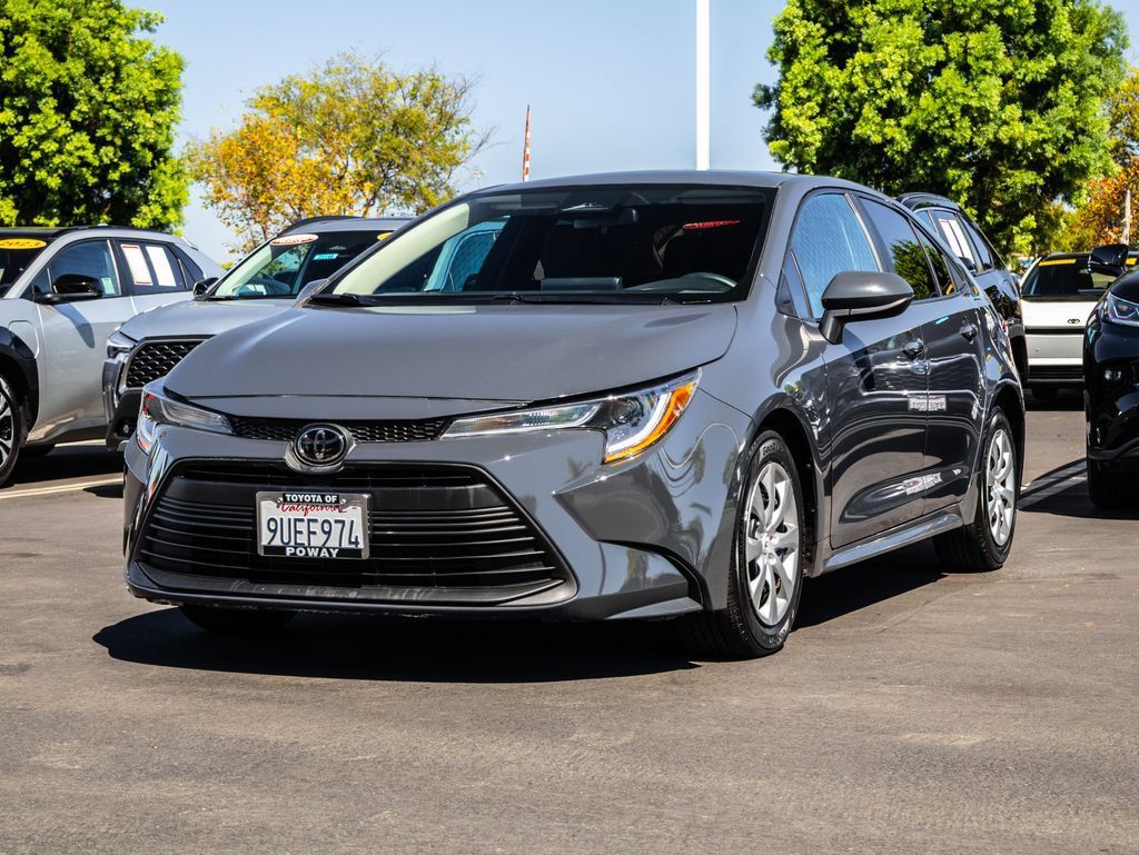 Used 2024 Toyota Corolla LE FWD image 3