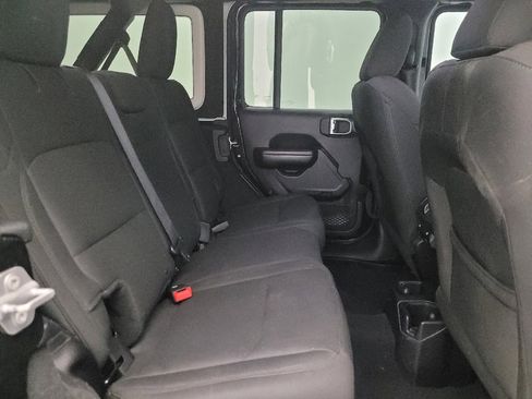 Used 2018 Jeep Wrangler Unlimited Sport S image 19