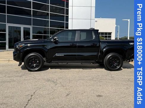Used 2024 Toyota Tacoma TRD Sport w/ TRD Sport Premium Package AWD/4WD image 6