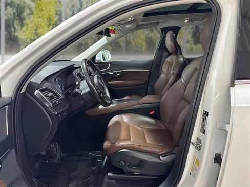 Used 2020 Volvo XC90 T6 Momentum w/ Protection Package Premier AWD/4WD image 9