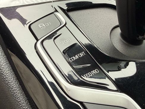 Used 2019 BMW 530i xDrive image 25