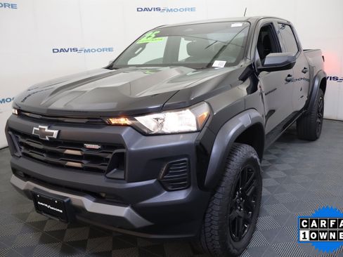 Used 2025 Chevrolet Colorado Trail Boss AWD/4WD image 10