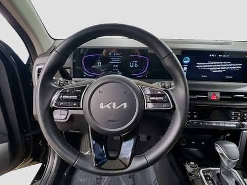 Certified 2025 Kia Seltos S image 11