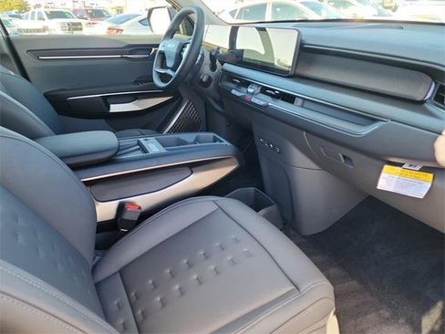 New 2026 Kia EV9 Wind image 17