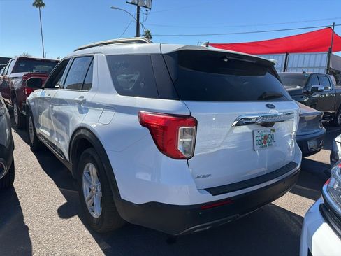 Used 2024 Ford Explorer XLT w/ Equipment Group 202A image 4