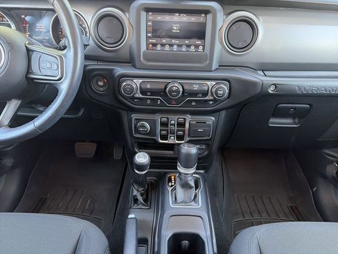 Used 2022 Jeep Wrangler Unlimited Sport image 16