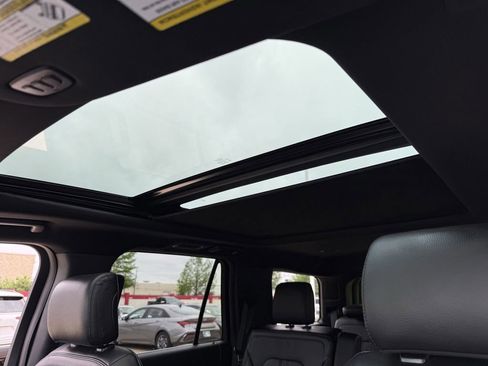 Used 2019 Ford Expedition Limited w/ Equipment Group 301A RWD image 26