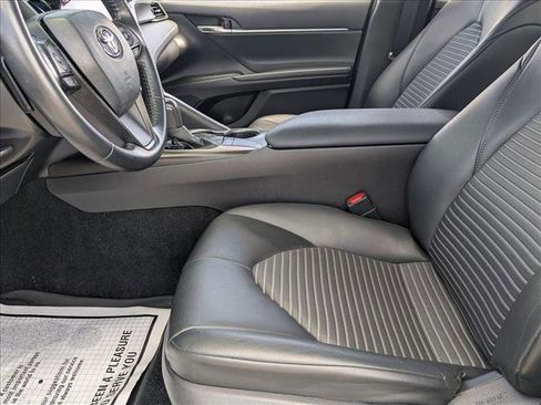 Used 2022 Toyota Camry SE image 15