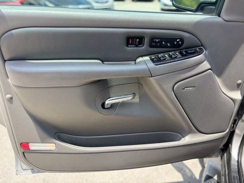 Used 2006 GMC Yukon Denali AWD/4WD image 9