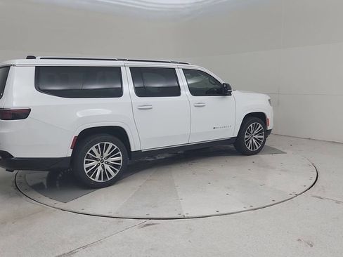 New 2025 Jeep Wagoneer L Series II image 15