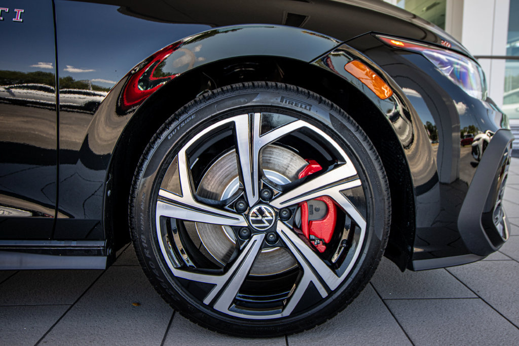 New 2026 Volkswagen GTI SE FWD image 5