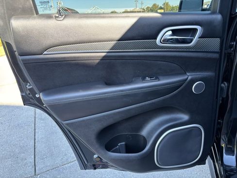 Used 2020 Jeep Grand Cherokee SRT image 25