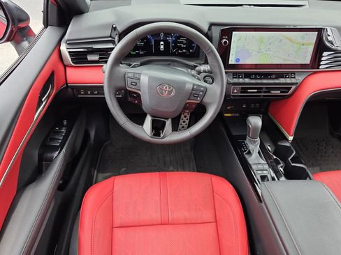 Used 2025 Toyota Camry XSE FWD image 12